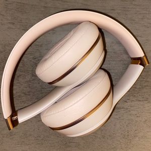 Beats solo wireless